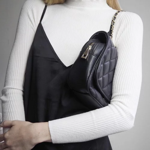 Τα μπλουζάκια με ύφανση rib είναι αυτό που λείπει από την ντουλάπα σου