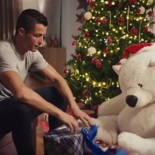 Christiano Ronaldo: Μεταμορφώνεται σε Macaulay Culkin και πρωταγωνιστεί στο Home Alone!