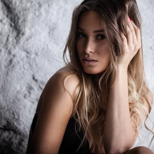 Είναι εμπνευσμένο από τη φύση και είναι το πιο hot προϊόν για τα μαλλιά (και όχι μόνο)