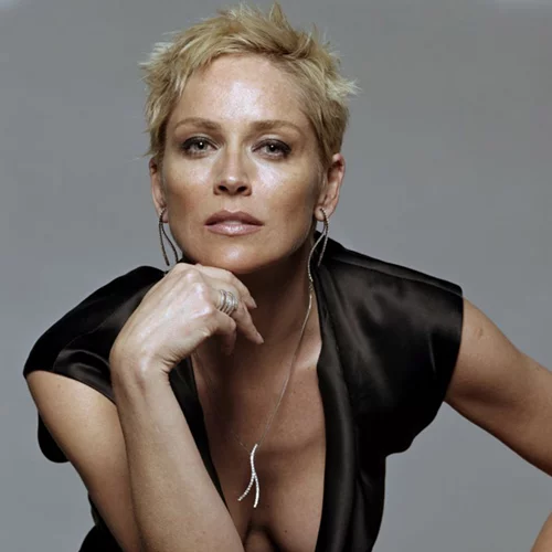 Sharon Stone: Ξέσπασε σε κλάματα με το γράμμα βιασμού που διάβασε