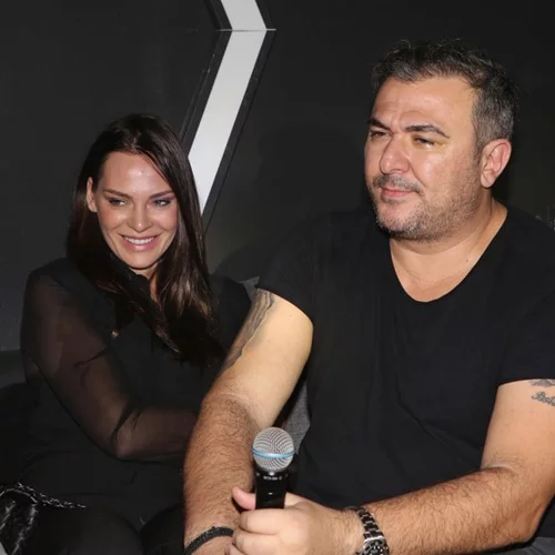 Αντώνης Ρέμος - Υβόννη Μπόσνιακ: Βραδινή έξοδος για το ερωτευμένο ζευγάρι