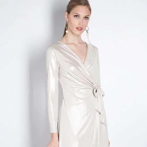 5+1 λαμπερά φορέματα για τις πιο stylish γιορτές