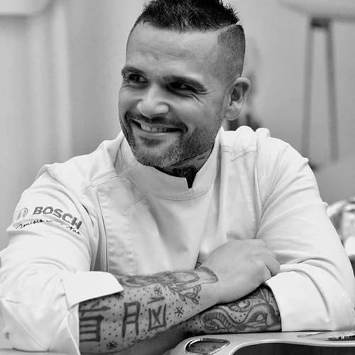 Διονύσης Αλέρτας: «Με έχουν πει γκει, με έχουν πει Αλβανό…»