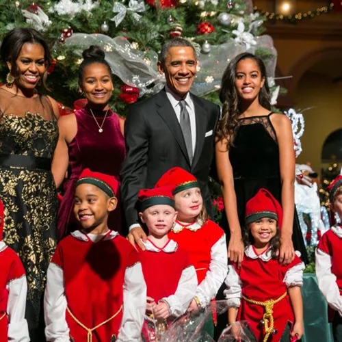 Αυτή είναι η τελευταία χριστουγεννιάτικη κάρτα της οικογένειας Obama από τον Λευκό Οίκο
