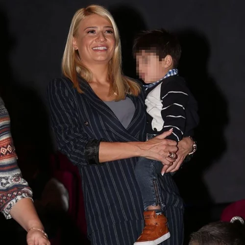 Φαίη Σκορδά: Σε επίσημη πρεμιέρα με το γιο της Δημήτρη