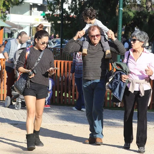 Μαριάντα Πιερίδη: Καθημερινές στιγμές με το γιό της Νικόλα και τους γονείς της