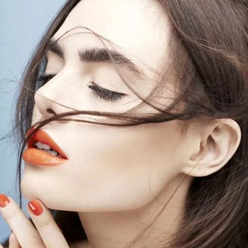 Δε θέλεις να φοράς σκούρο κραγιόν; Ορίστε η εναλλακτική