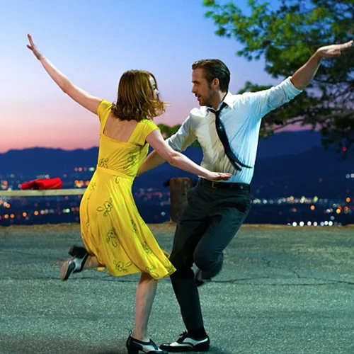 Το κίτρινο φόρεμα της Emma Stone στο La la land κρύβει μια ενδιαφέρουσα ιστορία
