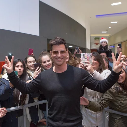 Showbiz Report: Στιγμές από την καθημερινότητα των επωνύμων