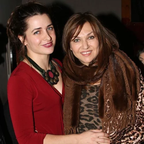 Ποιοι επώνυμοι βρέθηκαν στην πρεμιέρα της παράστασης «Αυτή η νύχτα μένει»