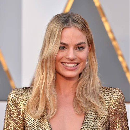 Margot Robbie | Μεταμορφώνεται σε Barbie για τη νέα ταινία της Mattel