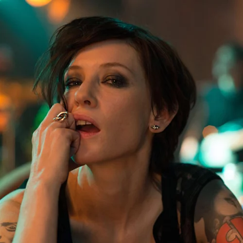 H Cate Blanchett ενσαρκώνει 13 διαφορετικούς ρόλους για το installation του Manifesto