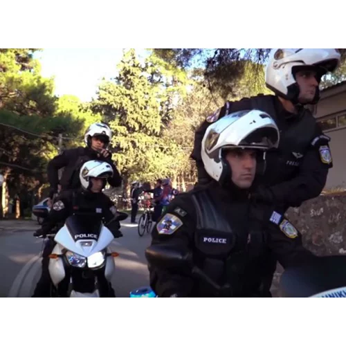 Η ελληνική αστυνομία έκανε Mannequin Challenge (βίντεο)