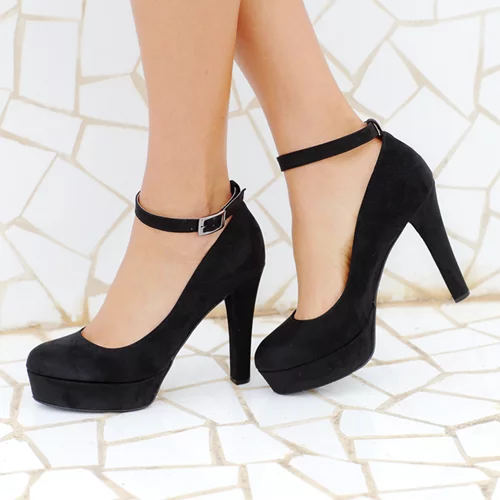 Οδηγός Αγοράς: 10 ζευγάρια γόβες που θα σε πάνε από το γραφείο στο πάρτι!