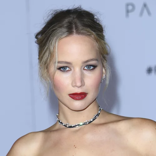 Jennifer Lawrence: Εναντιώνεται στον Donald Trump