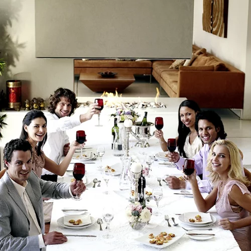 Πώς θα στήσεις χωρίς κόπο ένα εορταστικό δείπνο