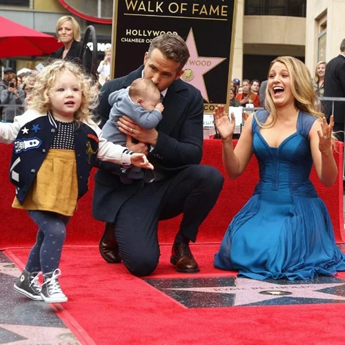 Blake Lively: Το συγκινητικό μήνυμα στο Instagram ύστερα από την πρώτη δημόσια έξοδο της οικογένειας