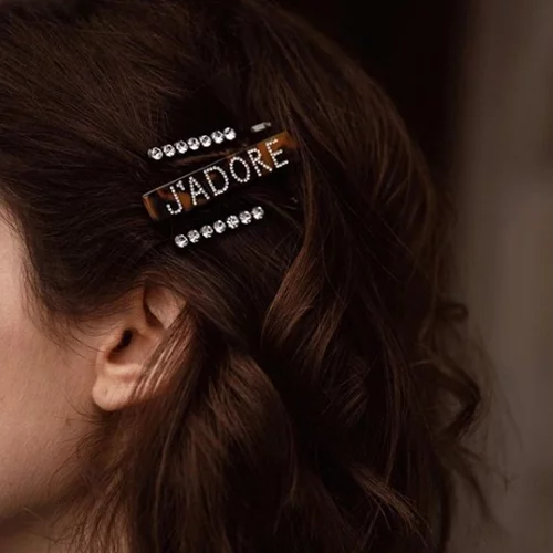 Τα καλύτερα αξεσουάρ για τα μαλλιά που θα σε κάνουν να ξεχωρίσεις