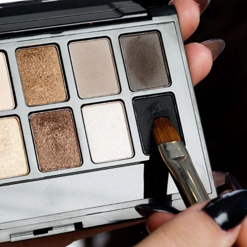 Ένα πανεύκολο make up tip για σέξι eye look!