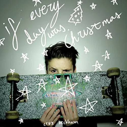 Cruz Beckham: Ο γιος του David και της Victoria κυκλοφορεί το πρώτο του single!