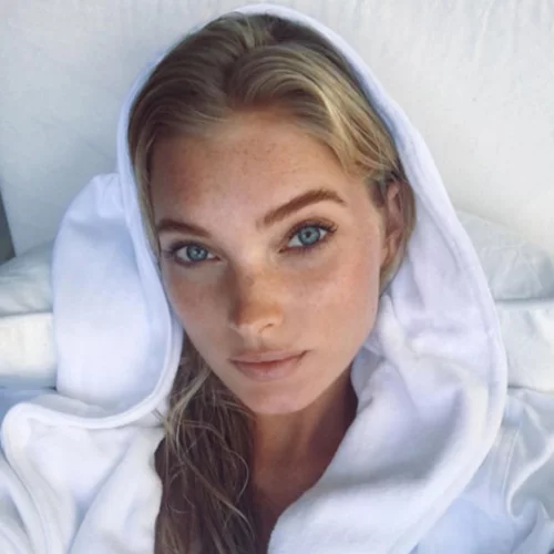 Elsa Hosk: Πρωταγωνιστεί στο πιο σέξι βίντεο για το ημερολόγιο του LOVE