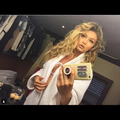 Αυτές είναι οι πιο hot celeb selfies του 2016!