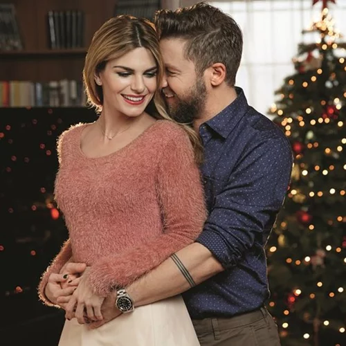 Γιάννης Βαρδής - Νατάσσα Σκαφίδα: Φωτογραφίζονται με την μόλις 7 μηνών κορούλα τους