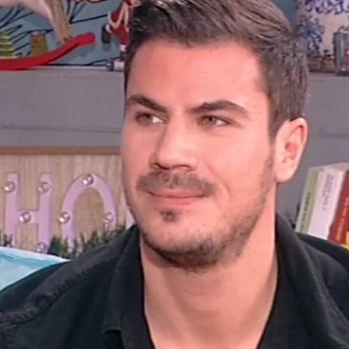 Άκης Πετρετζίκης: Η τηλεοπτική συνάντηση με τη Φαίη Σκορδά, τέσσερα χρόνια μετά το τέλος της συνεργασίας τους