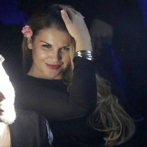 Η αδερφή του Ronaldo, Katia Aveiro, τραγουδάει μαζί με τον Κωνσταντίνο Αργυρό(Βίντεο)