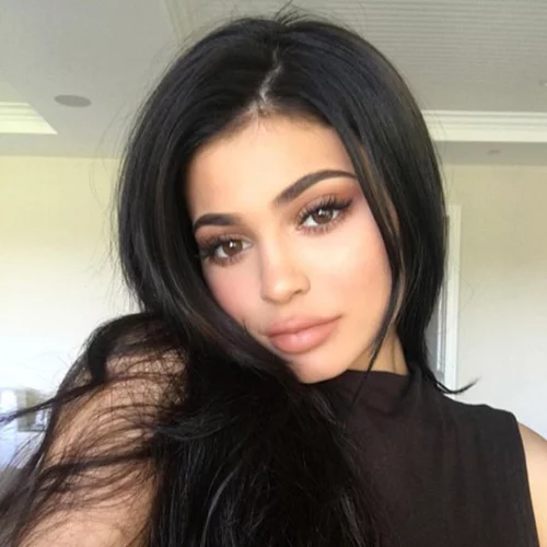 Kylie Jenner: Πρωταγωνιστεί στο δικό της ημερολόγιο για το 2017