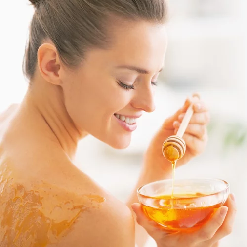 10 τυχερές κερδίζουν 1 σετ 3 φυσικών προϊόντων BEE CERA για πρόσωπο και σώμα! (Αποτελέσματα)