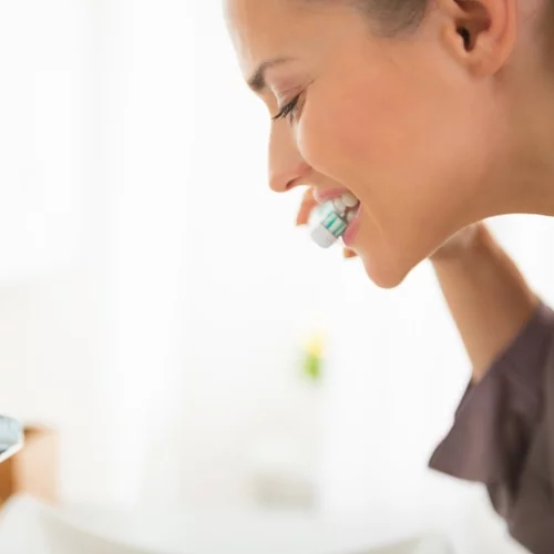 Γιατί αυτή η οδοντόβουρτσα είναι το καλύτερο beauty gadget  της χρονιάς;