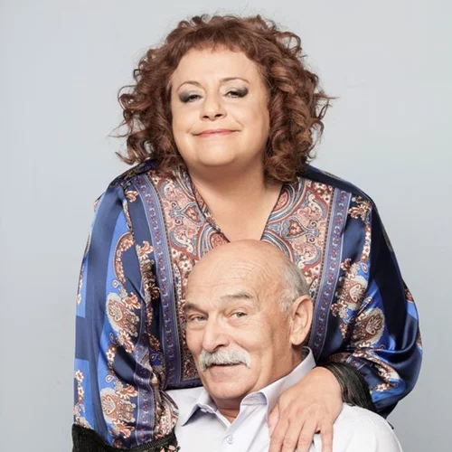 Η «Βουλίτσα» από τη Μουρμούρα: «Η μάνα μου με είχε δέσει ακόμα και με λουρί»