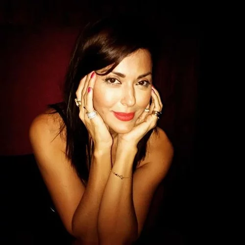 Σίσσυ Φειδά | Στιγμές χαλάρωσης με τον σύζυγό της και την κόρη τους στην παραλία