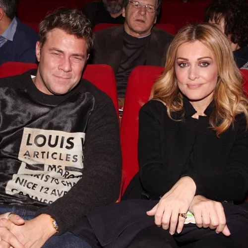 Ποιοι επώνυμοι βρέθηκαν στην επίσημη πρεμιέρα της παράστασης «Μπαμπά, μην ξαναπεθάνεις Παρασκευή»