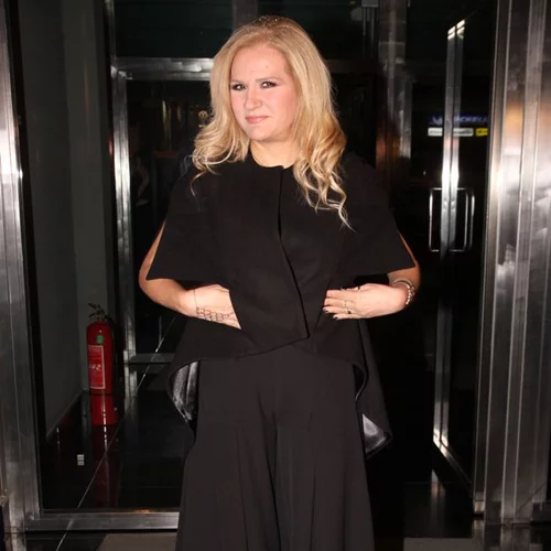 Μπέσυ Μάλφα: «Στο σπίτι μας δεν πέφτει ποτέ ...παντόφλα»