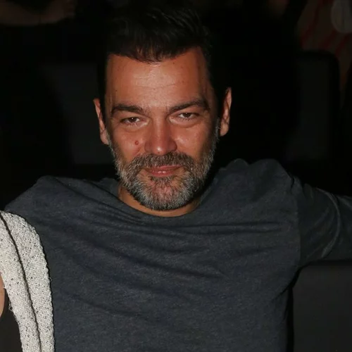 Κωνσταντίνος Καζάκος | Το συγκινητικό στιγμιότυπο του γιου του με τη Τζένη Καρέζη