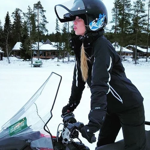 Αντωνία Καλλιμούκου: Όλες οι φωτογραφίες από το ταξίδι της στο χωριό του Άγιου Βασίλη