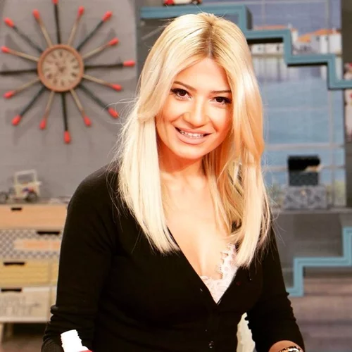 Φαίη Σκορδά: Με νέο look στο Πρωινό!