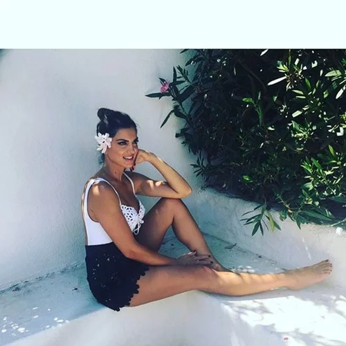 Σταματίνα Τσιμτσιλή | Στην παραλία με τις κόρες της