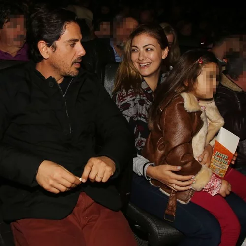 Δέσποινα Καμπούρη - Βαγγέλης Ταρασιάδης: Στο θέατρο με την κόρη τους