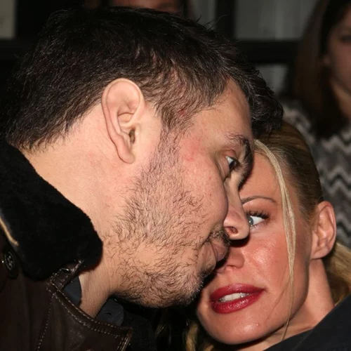 Ζέτα Μακρυπούλια - Μιχάλης Χατζηγιάννης: Η σπάνια βραδινή έξοδος του ζευγαριού