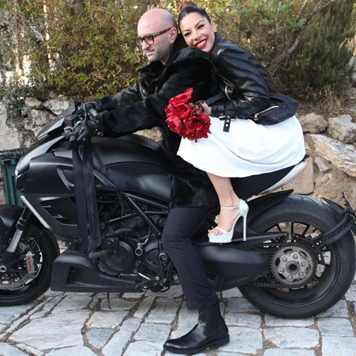 Μαριάντα Πιερίδη: Δες τον 2,5 ετών γιο της να τη συνοδεύει ντυμένη νύφη