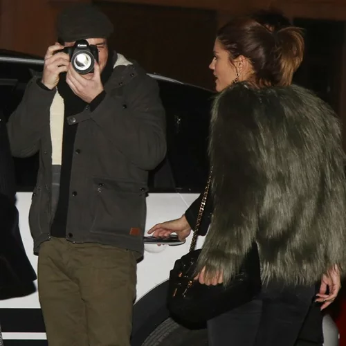 Ο σύντροφος της Μαίρη Συνατσάκη "τρολάρει" τους παπαράτσι