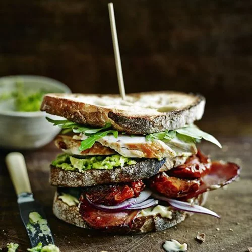 Οι κανόνες για το ΤΕΛΕΙΟ ΜΕΣΗΜΕΡΙΑΝΟ που δεν παχαίνει (οι τροφές, οι έξυπνες σος σαλάτας και τι θα φας έξω)