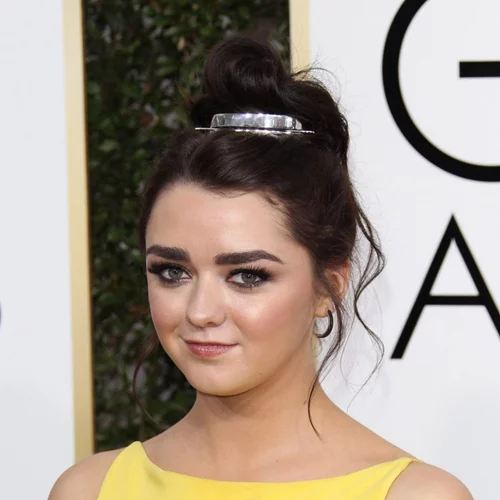 Στα χνάρια των Pattinson - Stewart θέλει να βαδίσει η Maisie Williams