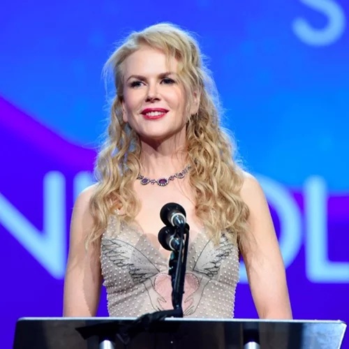 Nicole Kidman: “Λύγισε” μιλώντας για τον πατέρα της