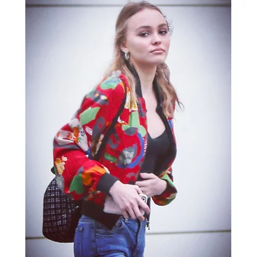 Lily Rose Depp: Φοράει vintage Chanel με τον πιο σύγχρονο τρόπο