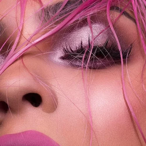 Kylie Jenner: Η συλλογή μακιγιάζ της για τον Άγιο Βαλεντίνο