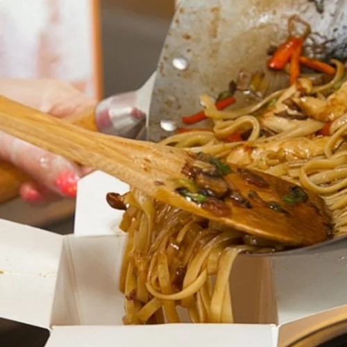 Πόσο διαρκούν τα τρόφιμα στο ψυγείο; Πότε πρέπει να πετάξεις τα περισσεύματα φαγητού;